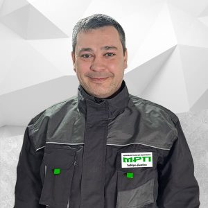 Работники установка надгробий в Уфе Валерий