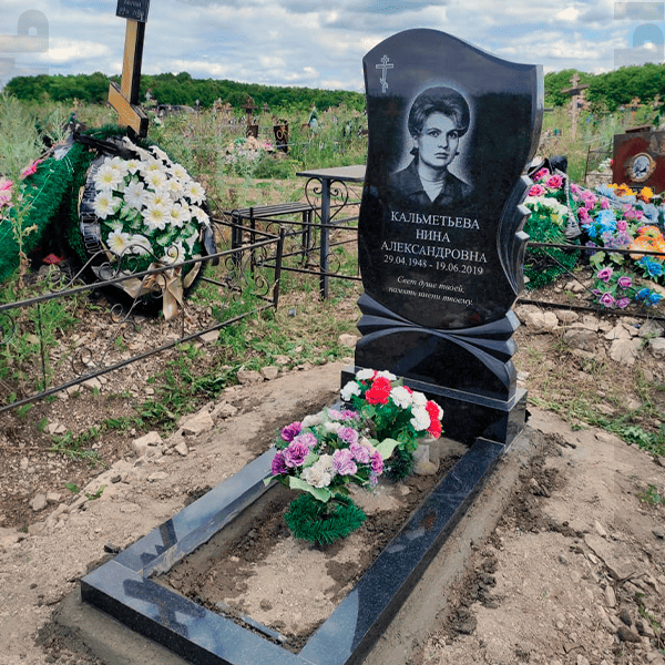 фигурный памятник 40