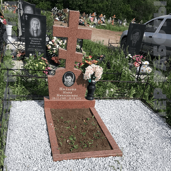 крест православный из красного гранита