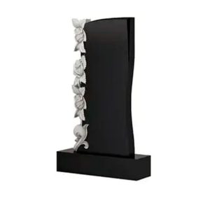 Памятник барельеф С розами