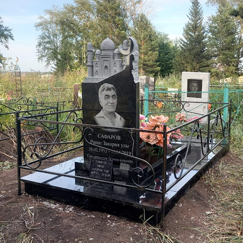 Памятник барельеф "Фрезерованная Мечеть" Памятник барельеф "Фрезерованная Мечеть"