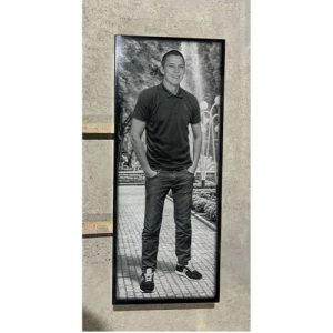 Памятник из гранита в полный рост